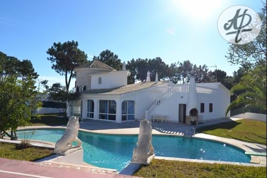 Aljezur– Vale da Telha – Lovely 5 bedroom villa in peaceful & quiet area , with garden, swimming pool and panoramic views over  the countryside and sea – A few minutes from the beach!