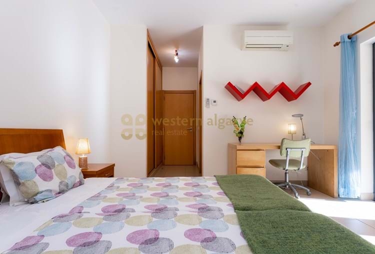 Fantastic 6 bedroom villa for sale in Portelas, Lagos!