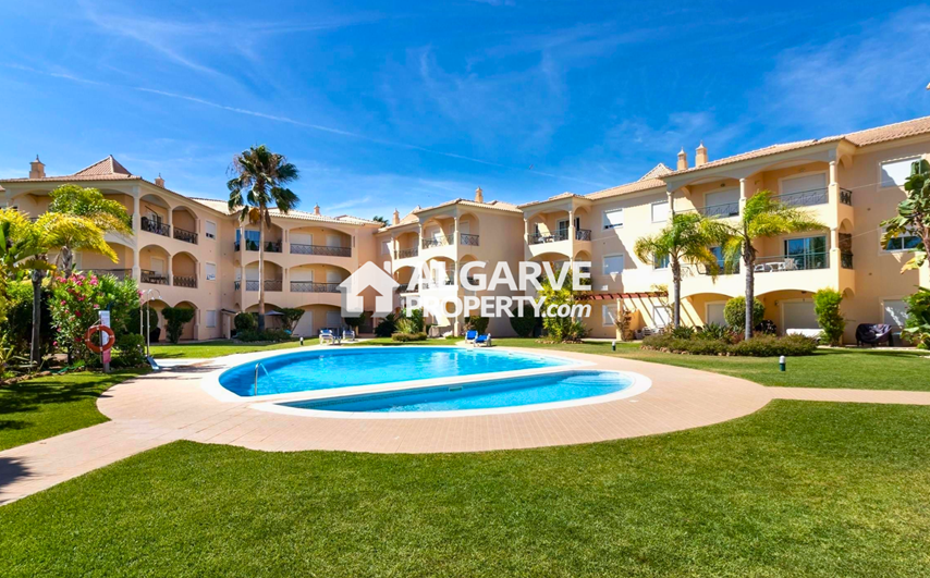 Excellent 2 bedroom apartment close to the beach and the marina, in the heart of Vilamoura, Algarve