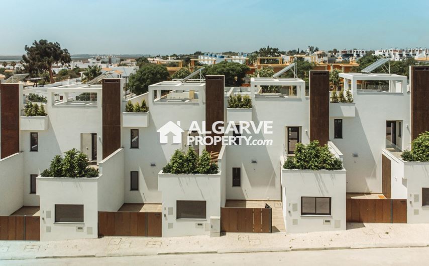 Brand new 3-bedroom villas for sale in Fuseta, Algarve.