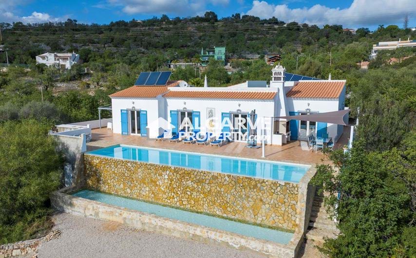 4-bedroom traditional style villa in Loulé with a pool and views over the Algarve coast