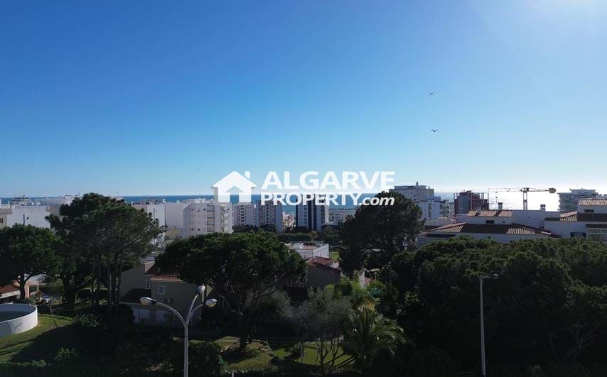 Two bedroom apartment facing south with sea view in Quarteira, Algarve