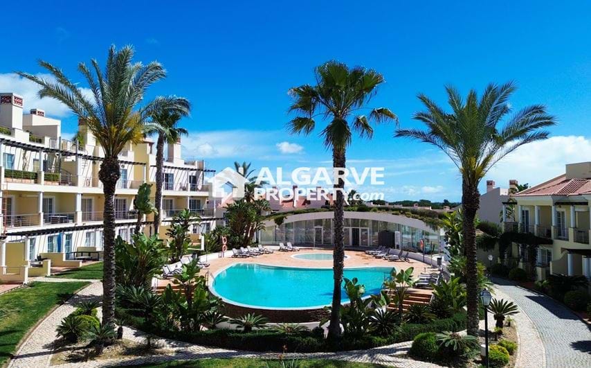 Villa de 3+1 chambres située dans un luxueux complexe de golf de Vila Sol, Algarve