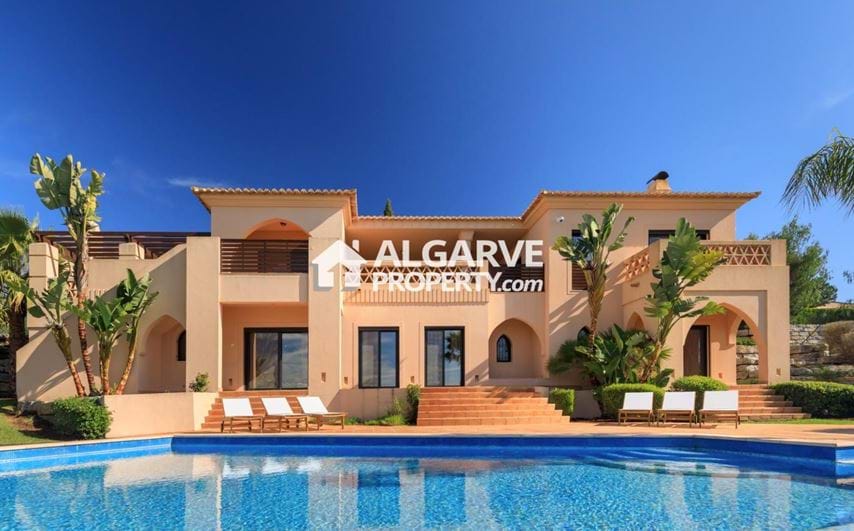 4 Bed Villa - An excellent investment within the GOLF