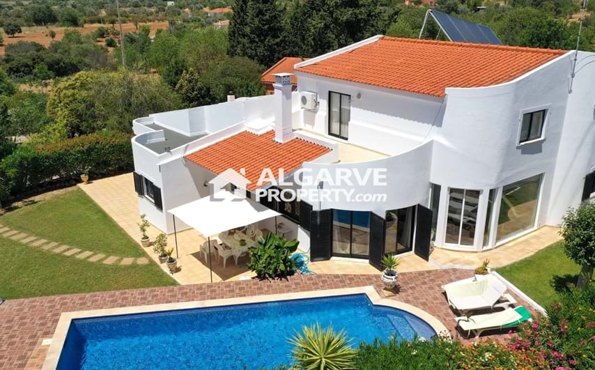 BOLIQUEIME - 5 bed villa  in a very quiet area near the BEACH and VILAMOURA