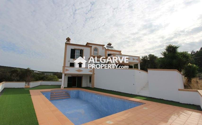 LOULÉ - Traditional style 4 bedroom villa with sea and country views