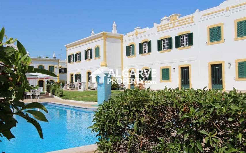 VILAMOURA - 2 bedroom villa close to the beach and all amenities