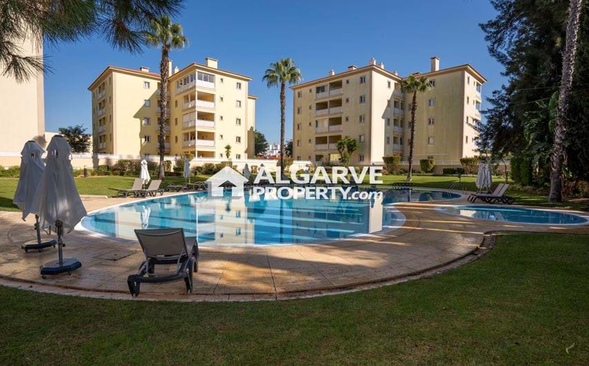 VILAMOURA - Lovely 2 bed ground floor apart within walking distance to the MARINA and the GOLF - ALGARVE