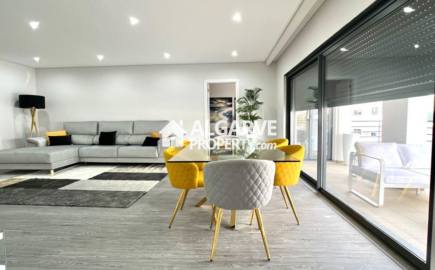 Three bedroom apartments within a condo of modern architecture near the centre of Olhão