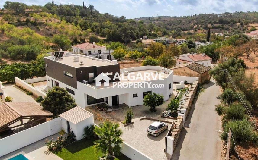 Boliqueime - Contemporary style 5 bedroom villa with panoramic country side views