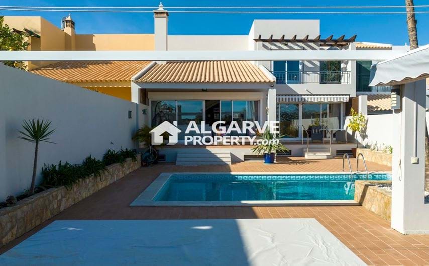 Fabulous 4 bedroom villa in the residential area of Vilamoura near the golf