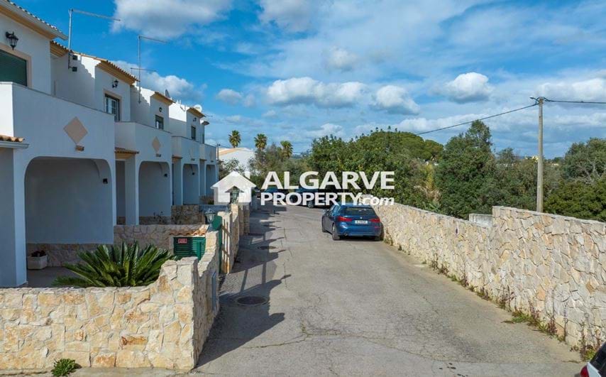 Three bedroom villa 15 minutes from the center of Albufeira and beaches in the Algarve