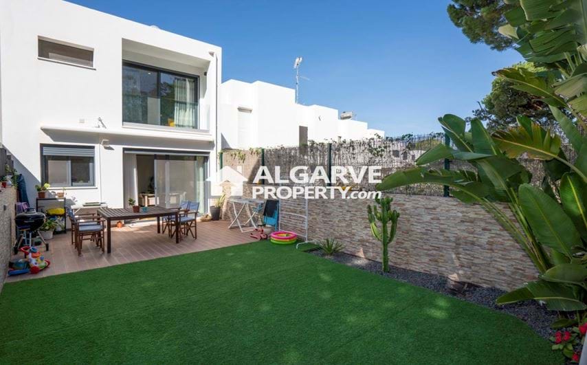 Refurbished 3 bedroom villa next to the Golf and close to the center of Vilamoura in the Algarve