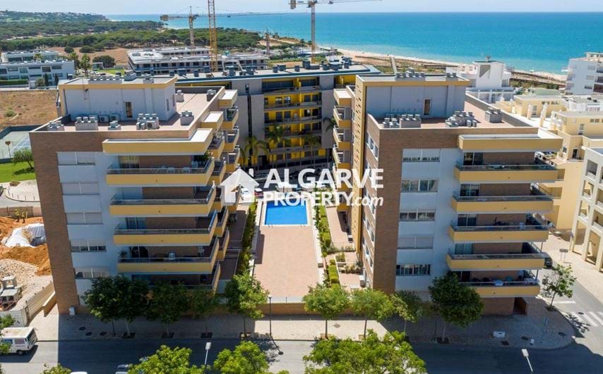 Three bedroom apartment 200 meters from the beach of Quarteira in the Algarve