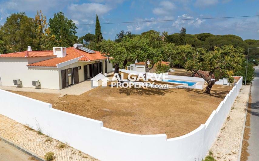 Villa V4 proche Albufeira avec jardin et piscine privée