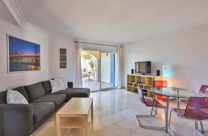 Apartment In A Quality Development Close To Golf Courses, Beaches & Port Adriano