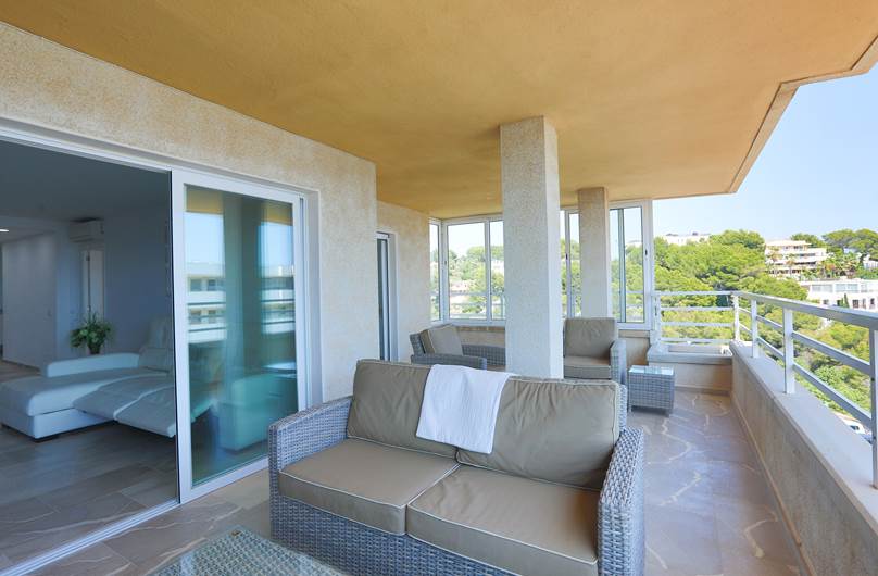 Renovated Apartment With Sea Views For Sale In Puerto Portals, Mallorca