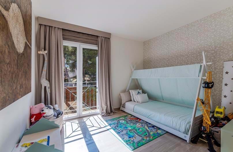Exclusive 4 Bedroom Apartment Located In Bendinat. 