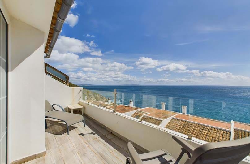 Frontline Sea View Townhouse For sale
