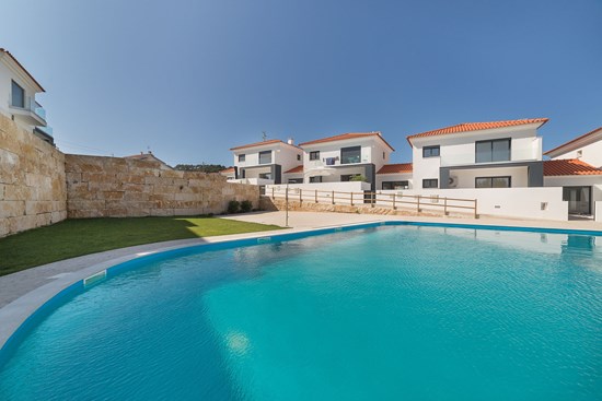 Villa de 4 chambres à vendre à Salir do Porto | Côte d'Argent Portugal