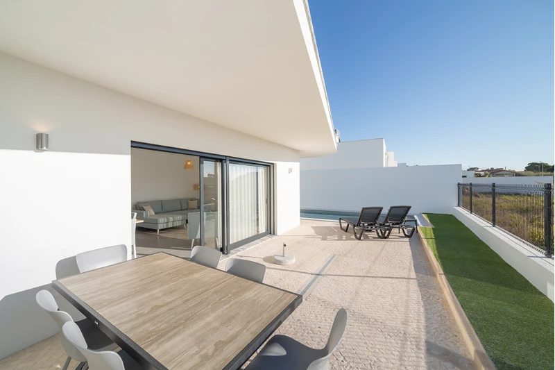 Villa moderne à vendre avec piscine privée à Nadadouro | Côte d'Argent Portugal, Portugal Realty, ImmoPortugal
