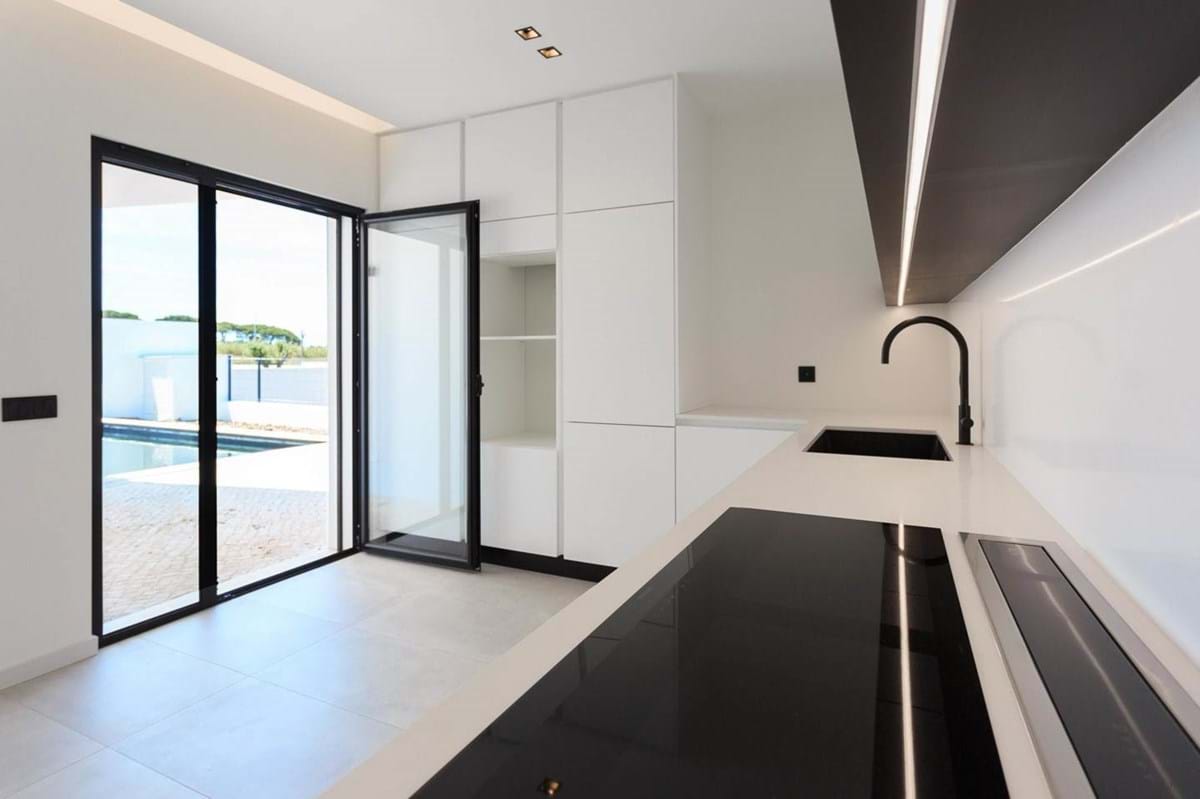 New design villa with pool near Foz do Arelho | Silver Coast Portugal , Portugal Realty, ImmoPortugal