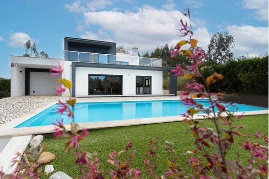 Villa te koop met privé zwembad in Nadadouro | Zilverkust Portugal