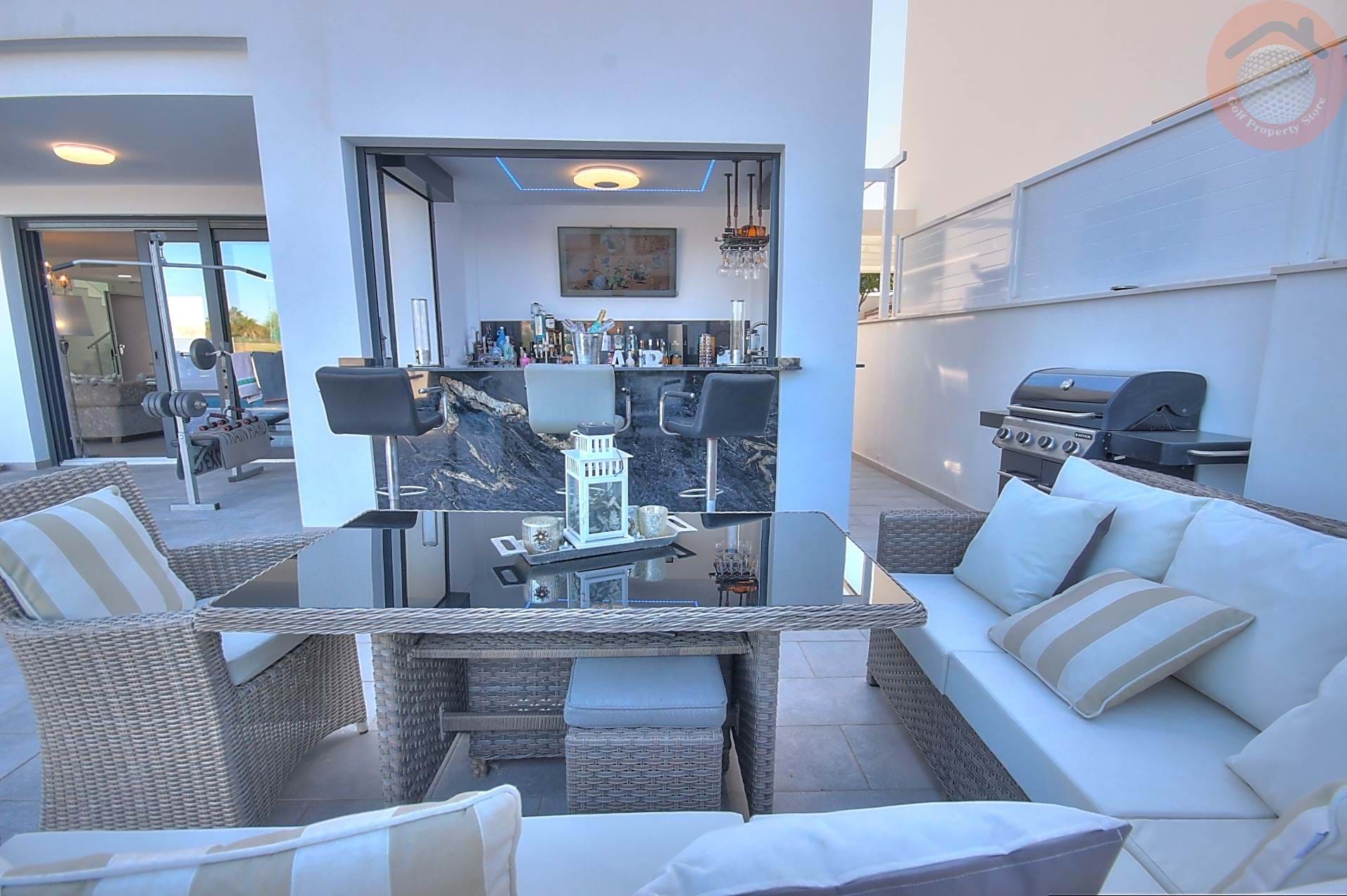 MAR MENOR GOLF RESORT STUNNING 3 BED 4 BATH FRONTLINE GOLF WITH PRIVATE POOL HOT TUB AND BAR