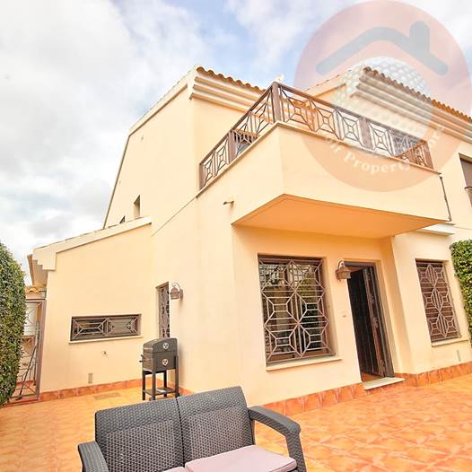 SAN CAYETANO VILLAGE LOVELY 3 BED 2 BATH  SEMI DETACHED VILLA WITH LOW FEES