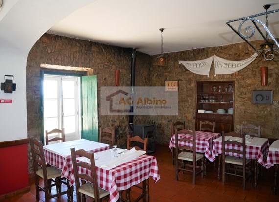 Typical restaurant with housing and rustic land in Monchique.