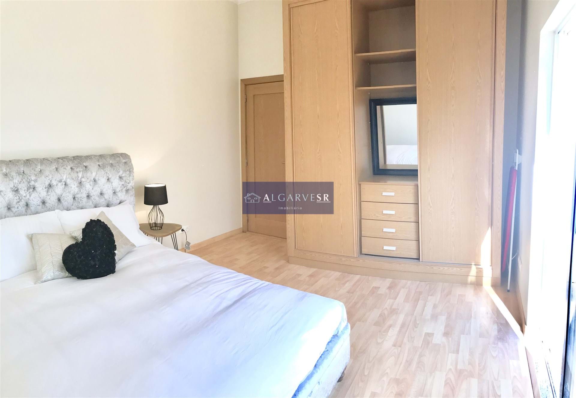 RENT  Spacious and Unusual T2 Apartment