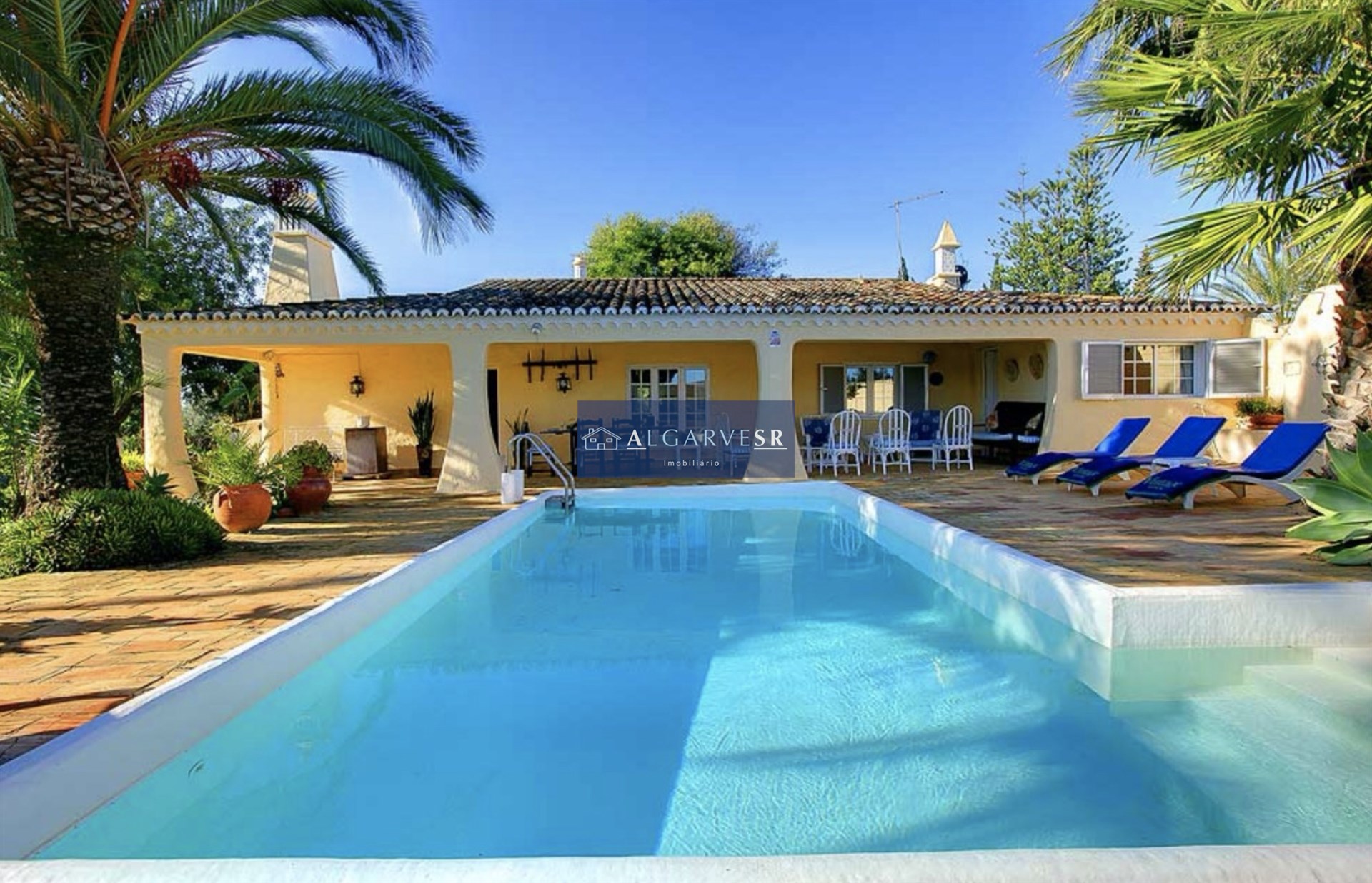 Schöne, traditionelle Quinta in Carvoeiro, auf privaten Grundstück mit Pool.