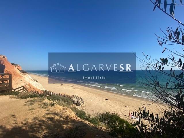 Albufeira - 2 bedroom apartment in village next to the beach