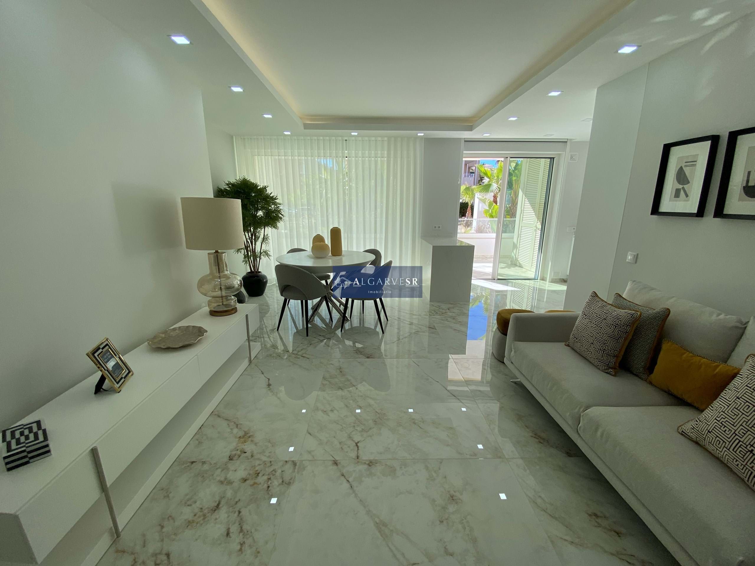 Lagos - Appartement neuf T2 condominium de luxe avec piscine
