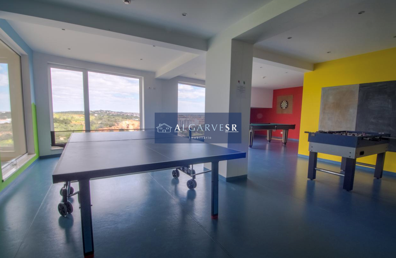 Lagos - 2 Bedroom  Apartment w/ Indoor Pool & Gym