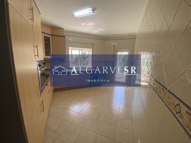 Almancil central, modern apartment with 3 bedrooms