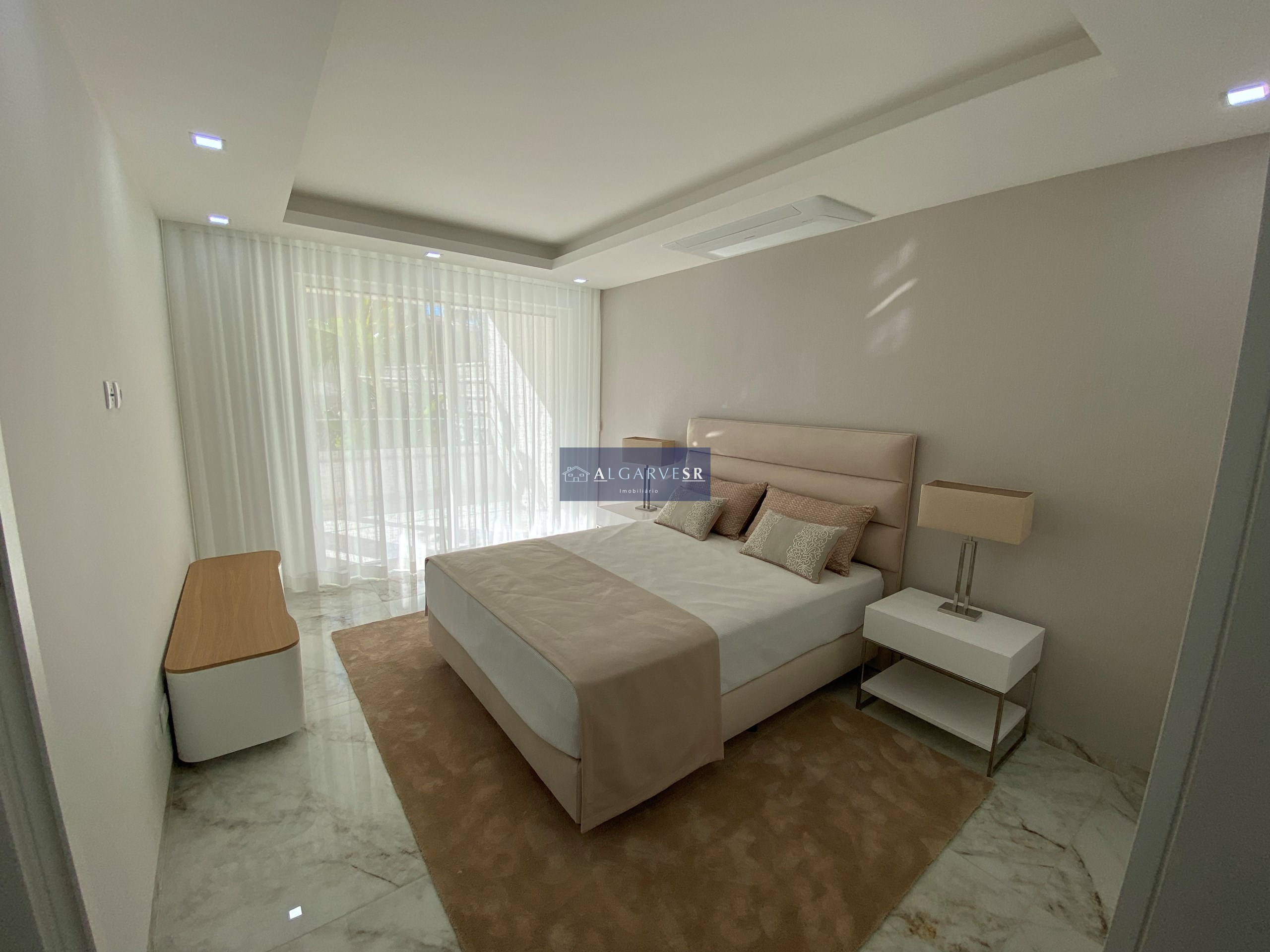 Lagos - Wohnung 3 Schlafzimmer Neue Luxus-Eigentumswohnung mit Pool