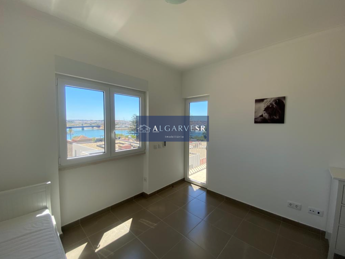Spectacular 2 bedroom apartment with Portimao river view