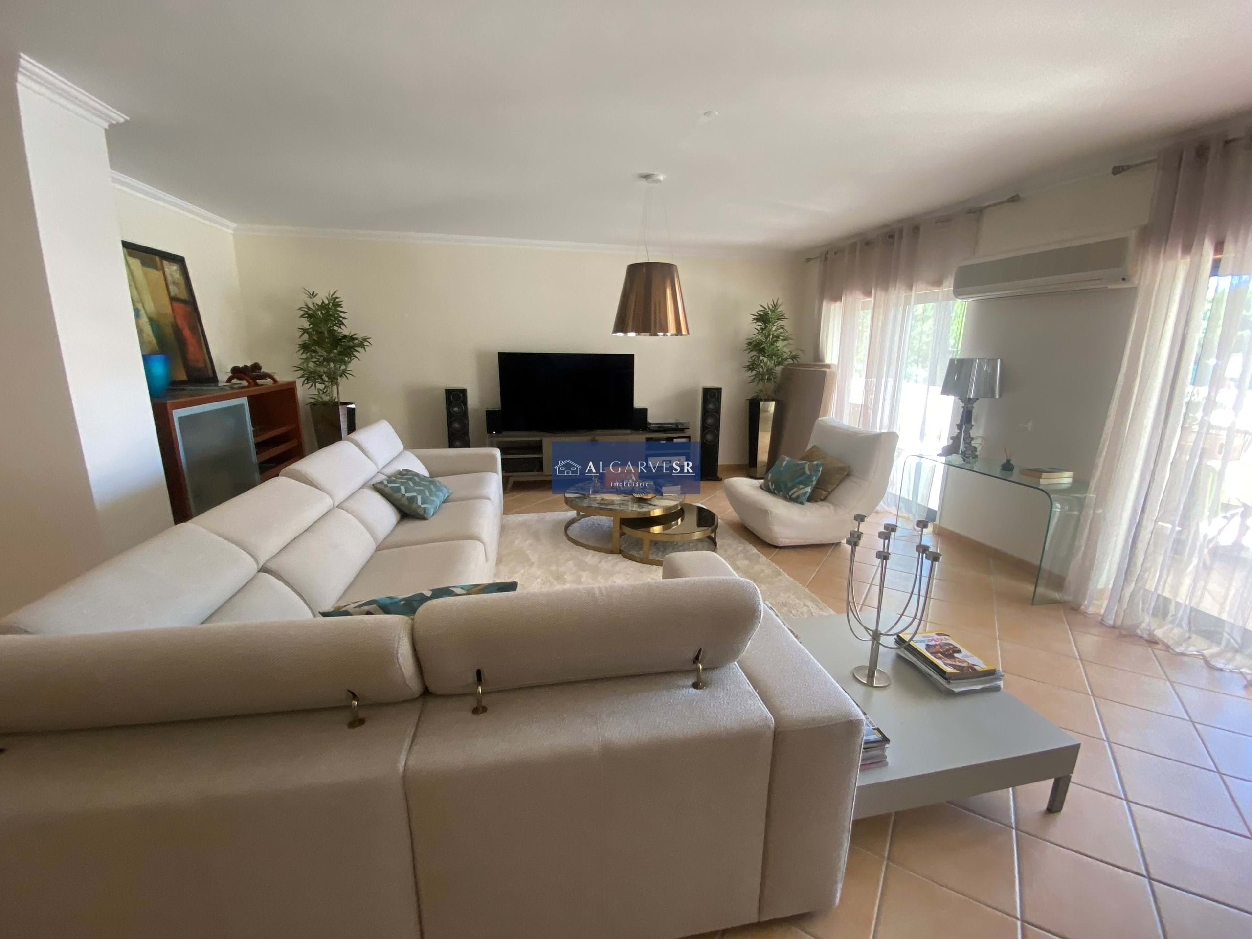 Fabulous three bedroom apartment on luxury complex, few moments from Falesia beach