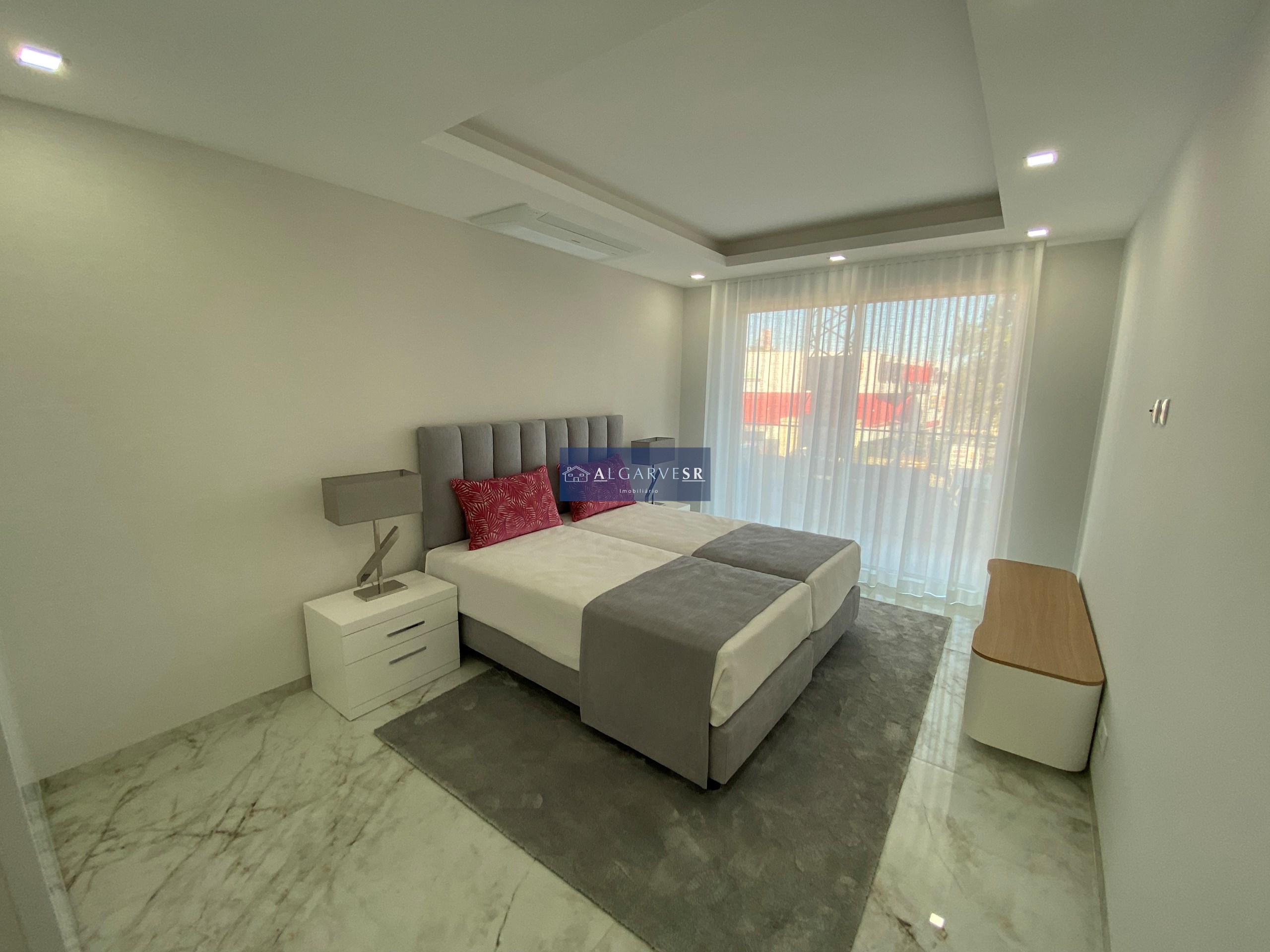 Lagos - ApartamentosT3 Novo em condominio de luxo c/ piscina