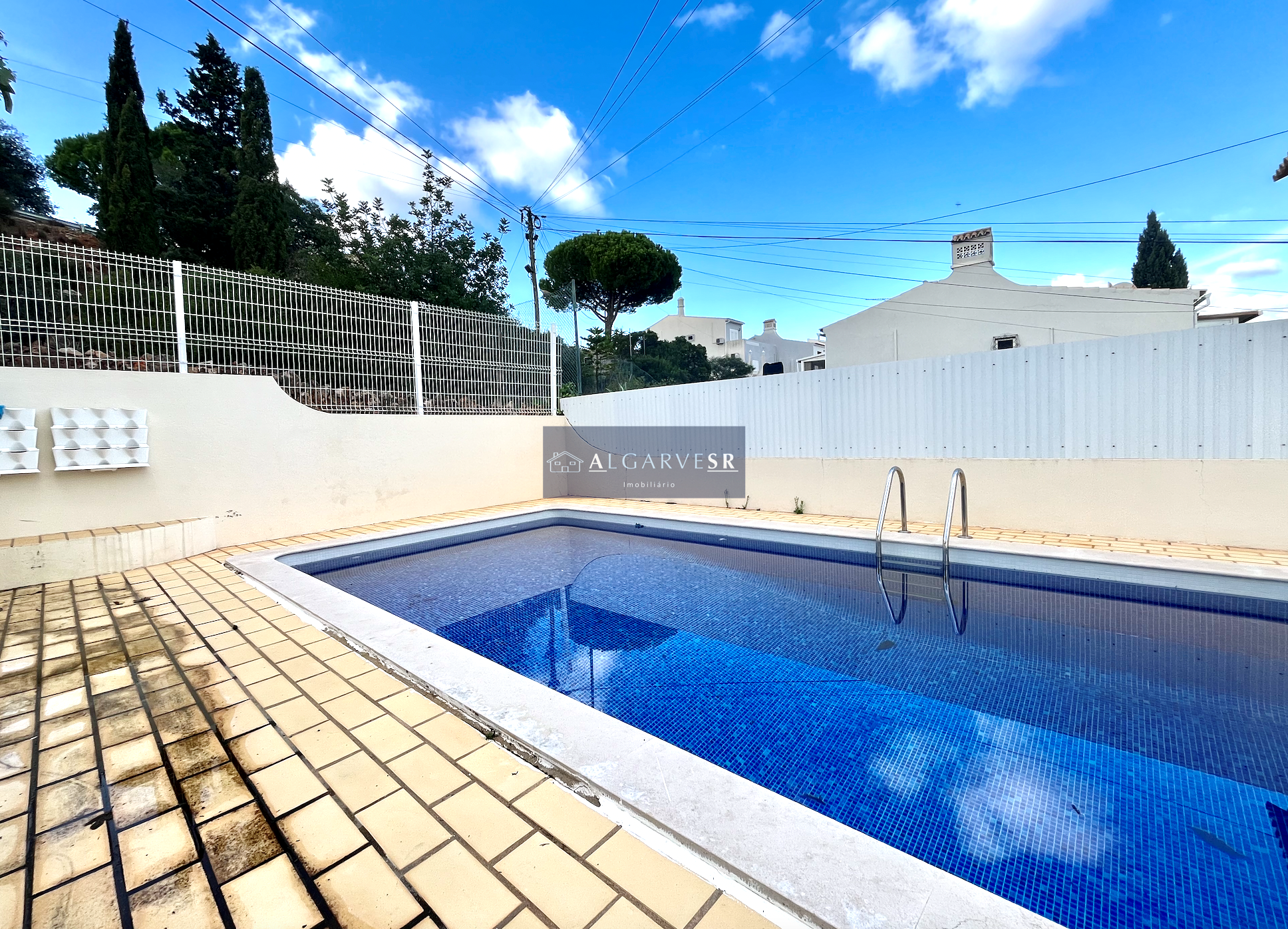 Spacieuse maison de ville de 3 chambres avec piscine privée - Loulé