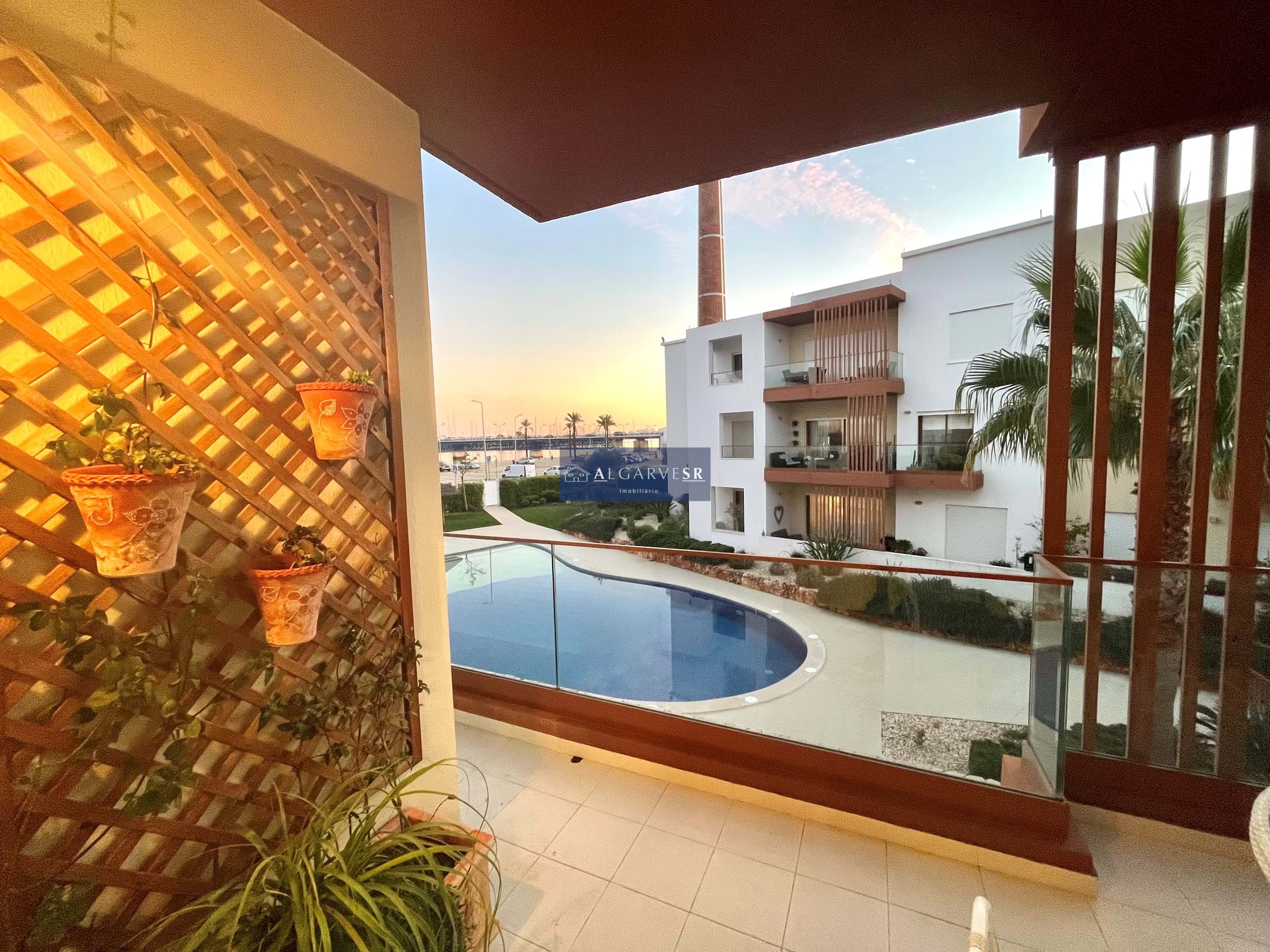 Fabulous 2 Bedroom Apartment with Pool and Closed Garage - Riverside Portimao