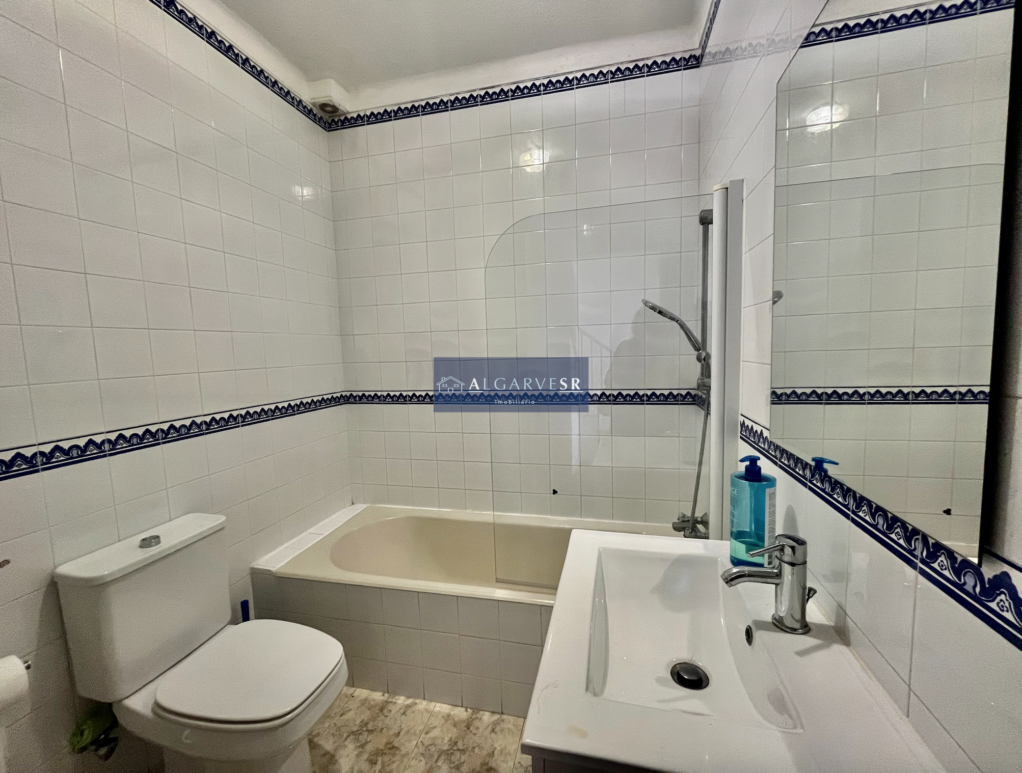 Two Bedroom Two Bathroom Duplex Apartment - Lagoa Centre