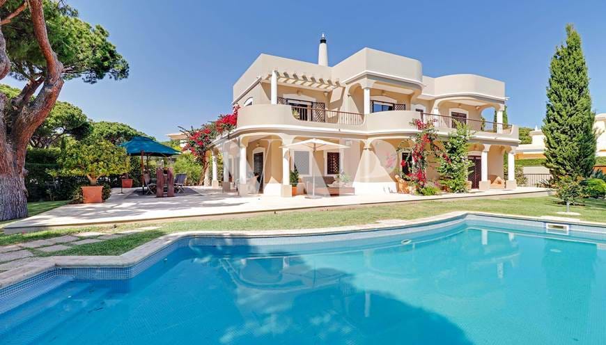 5 Bedroom Villa for sale in Vilamoura, with private pool and garden