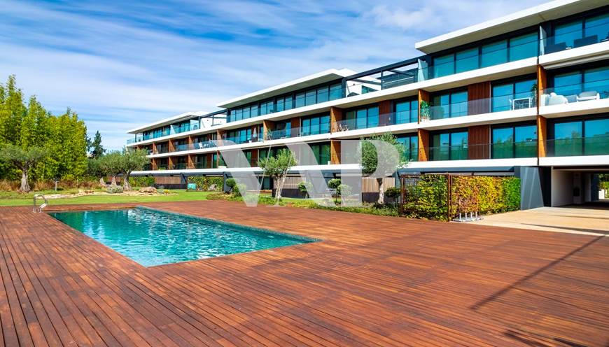 VILAMOURA - Luxueux appartement T4 TOP FLOOR situé dans la condominium avec un certificat BREEAM.