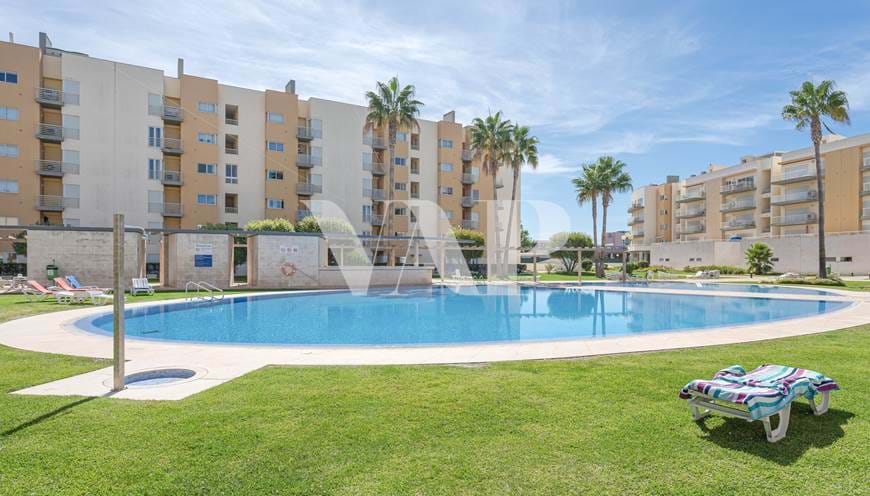 VILAMOURA - 3 bedroom Apartment located in a closed condominum with security