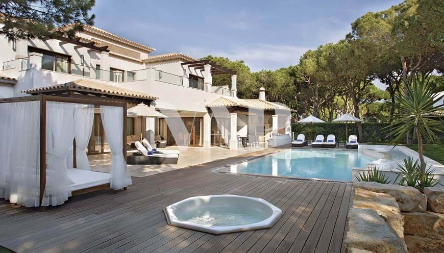 ALBUFEIRA - Luxury 4 bedroom villa located in a Luxury Resort