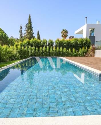 Nouvelle villa 4+1 à vendre à Vilamoura, avec vue sur le terrain de golf