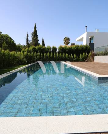 Neue 4+1 Villa zum Verkauf in Vilamoura mit Blick auf den Golfplatz