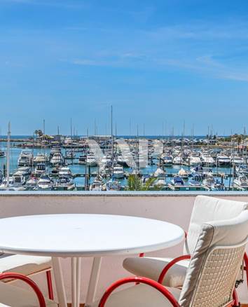 3 bedroom flat for sale in Vilamoura, with panoramic views over the Marina 